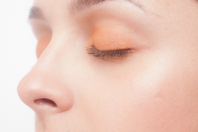 オロナインで鼻パック やり方は 驚くほど角栓が取れる