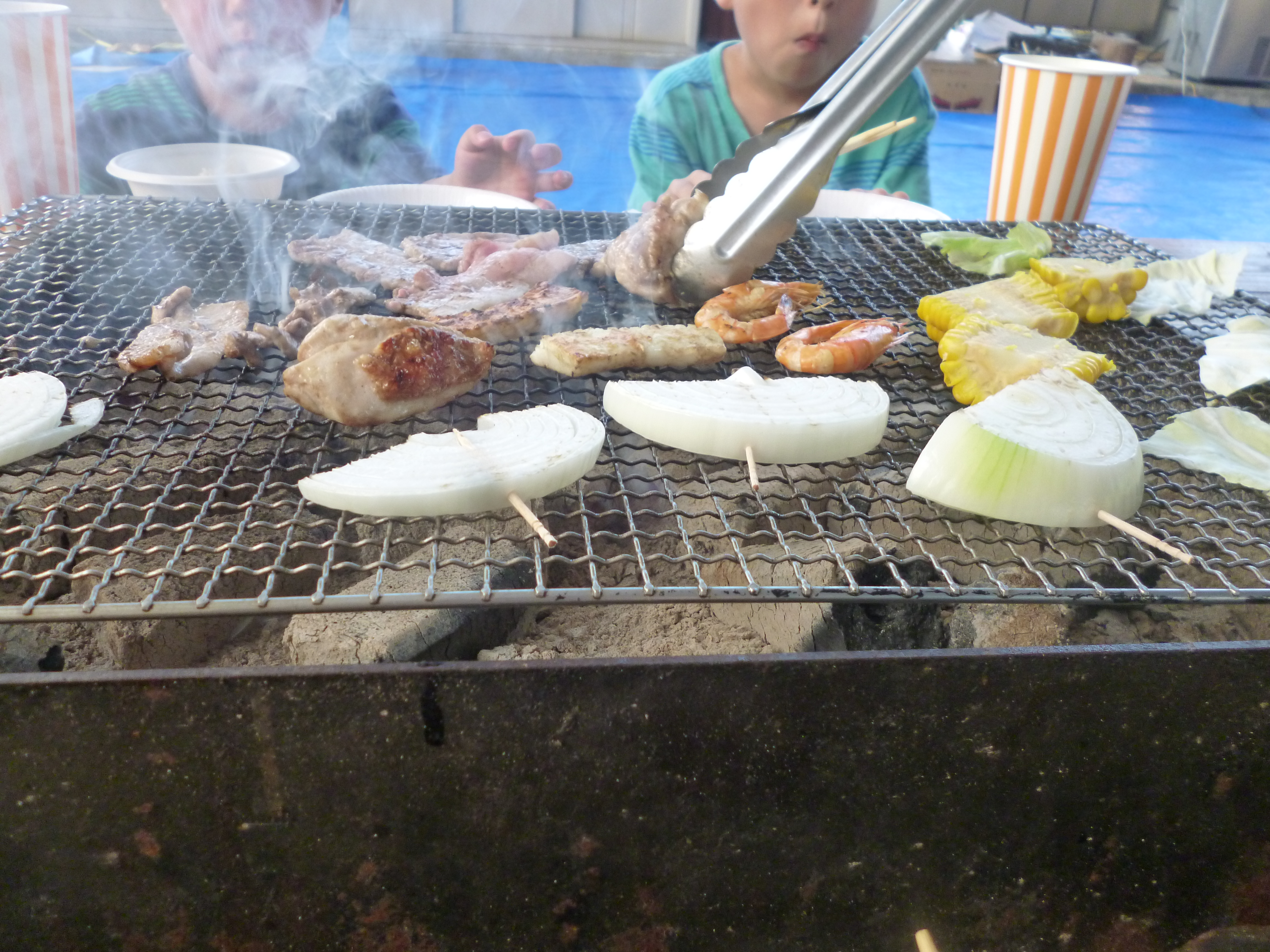 老人ホームの面会方法は？喜ばれる手土産やルール・マナーも解説